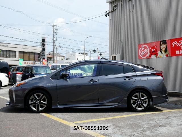Toyota PRIUS 2019-08 8730193-10