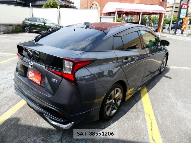 Toyota PRIUS 2019-08 8730193-13