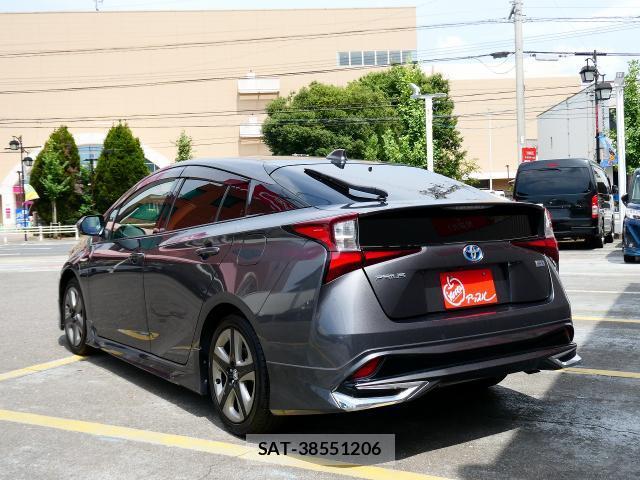 Toyota PRIUS 2019-08 8730193-14