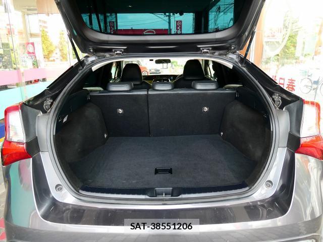 Toyota PRIUS 2019-08 8730193-18