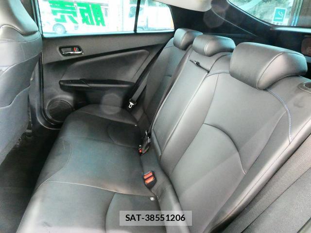 Toyota PRIUS 2019-08 8730193-6