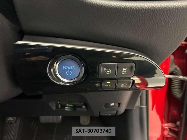 Toyota PRIUS 2019-10 8730293-11