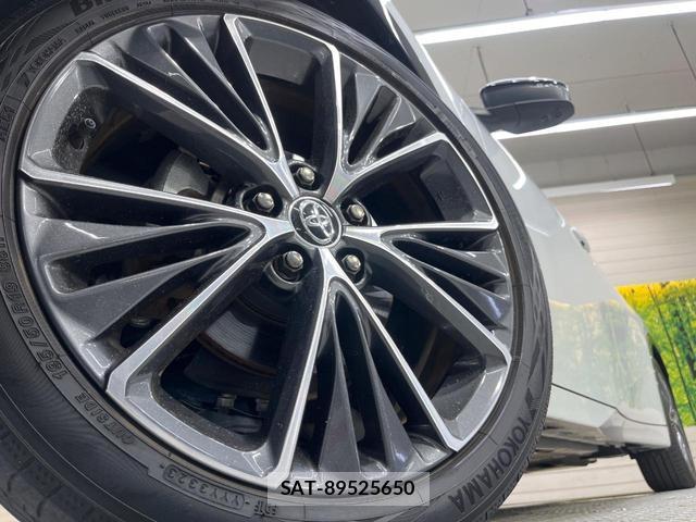 Toyota PRIUS 2023-09 8730375-12