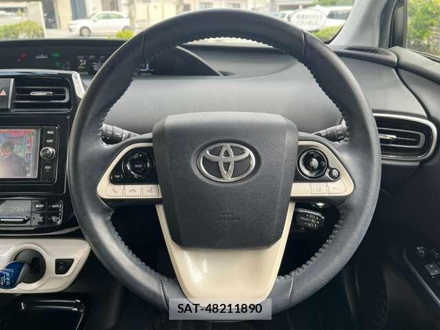 Toyota PRIUS 2017-12 8730421-11