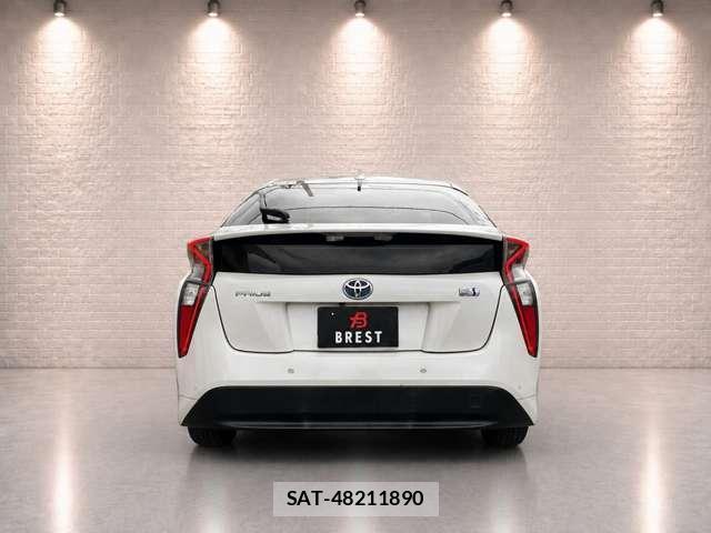 Toyota PRIUS 2017-12 8730421-3