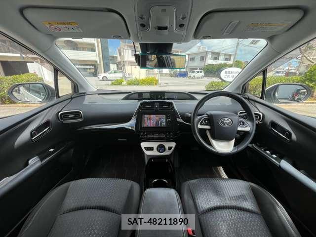 Toyota PRIUS 2017-12 8730421-4