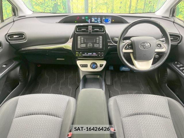 Toyota PRIUS 2017-10 8730488-1