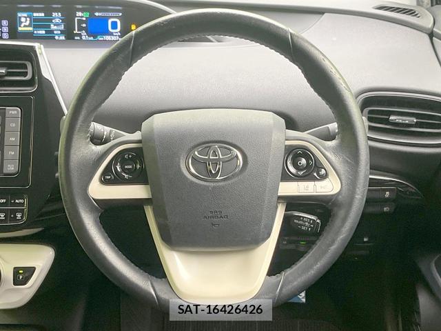 Toyota PRIUS 2017-10 8730488-10