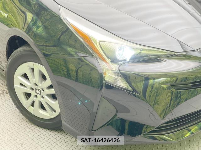 Toyota PRIUS 2017-10 8730488-11