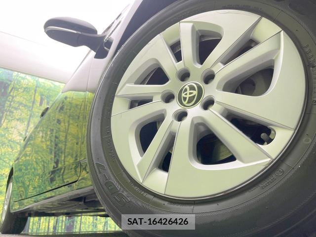 Toyota PRIUS 2017-10 8730488-12