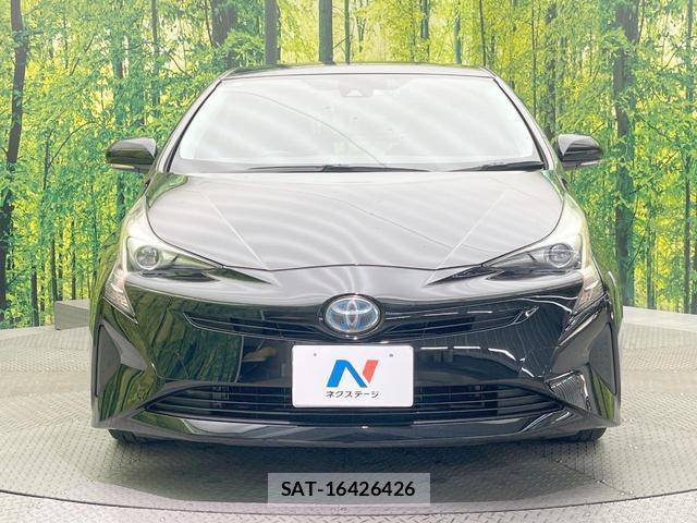 Toyota PRIUS 2017-10 8730488-13