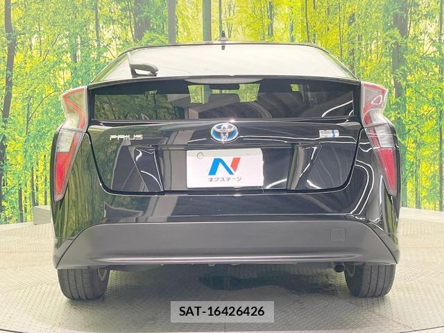 Toyota PRIUS 2017-10 8730488-14