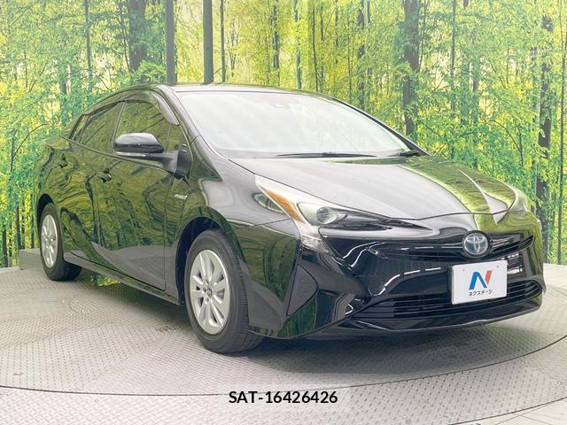 Toyota PRIUS 2017-10 8730488-15