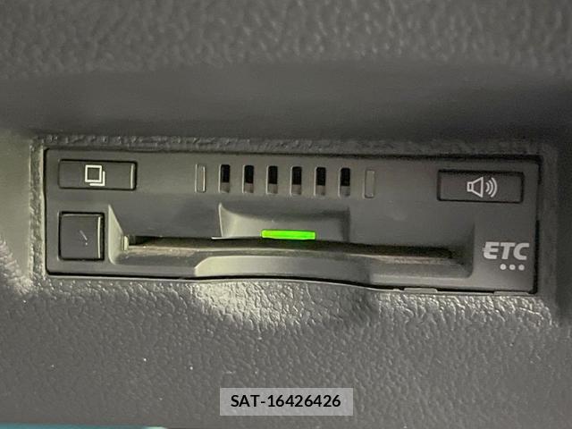 Toyota PRIUS 2017-10 8730488-5