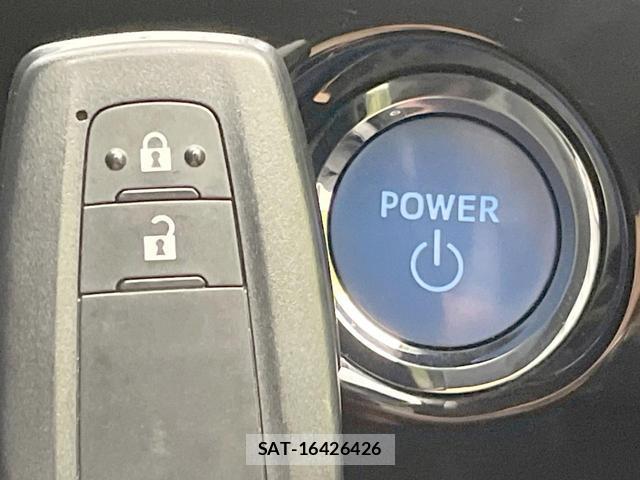 Toyota PRIUS 2017-10 8730488-6