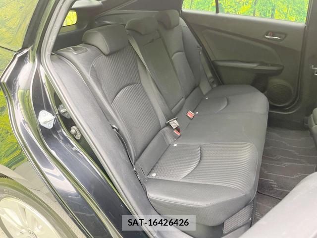 Toyota PRIUS 2017-10 8730488-8
