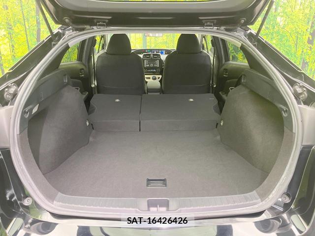 Toyota PRIUS 2017-10 8730488-9
