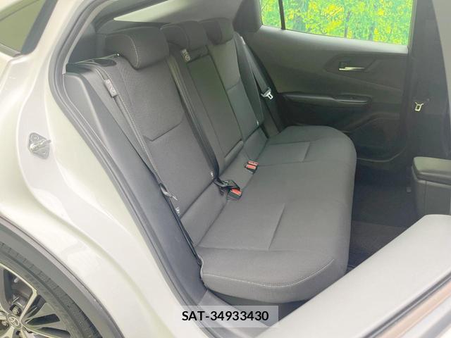Toyota PRIUS 2023-10 8730495-8