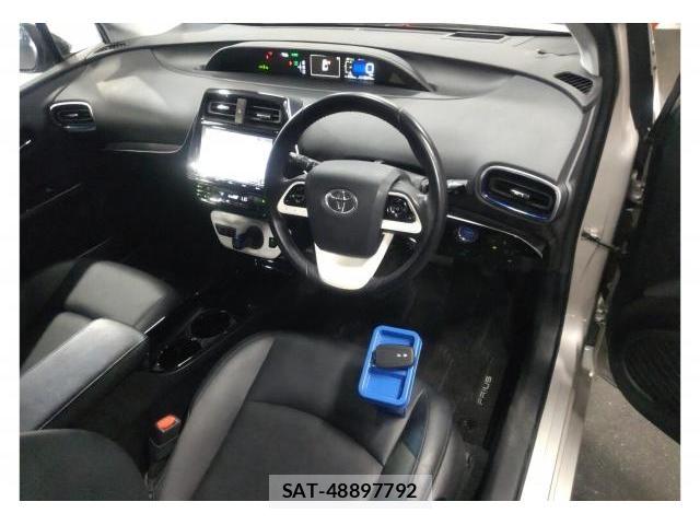 Toyota PRIUS 2018-03 8730512-1