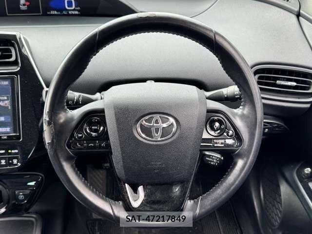 Toyota PRIUS 2019-10 8730542-10