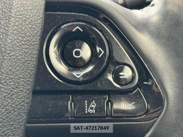 Toyota PRIUS 2019-10 8730542-13