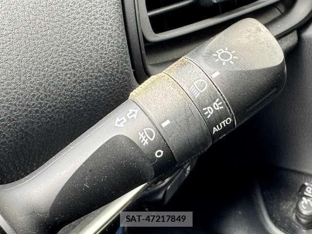 Toyota PRIUS 2019-10 8730542-15