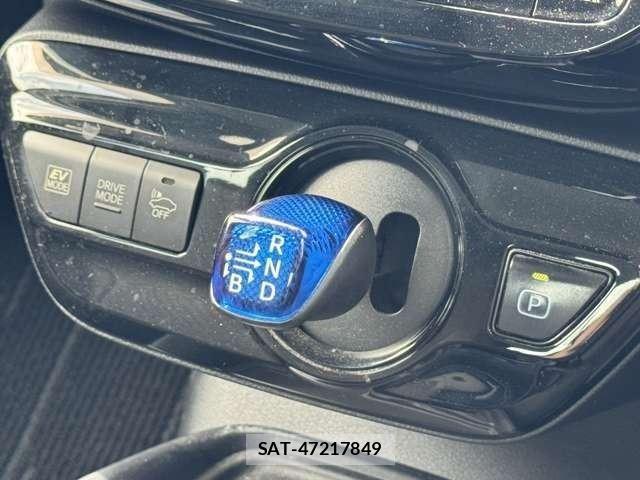 Toyota PRIUS 2019-10 8730542-17