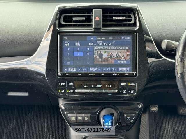 Toyota PRIUS 2019-10 8730542-18
