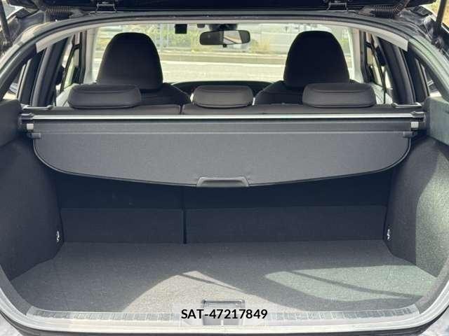 Toyota PRIUS 2019-10 8730542-9