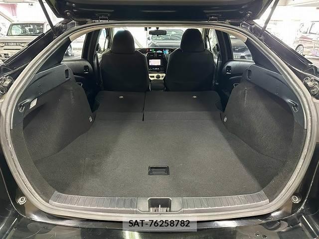 Toyota PRIUS 2017-07 8730747-12
