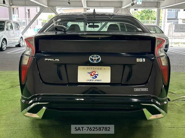 Toyota PRIUS 2017-07 8730747-15