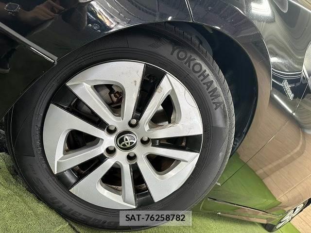 Toyota PRIUS 2017-07 8730747-18