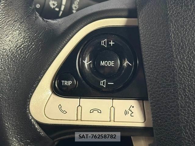 Toyota PRIUS 2017-07 8730747-5