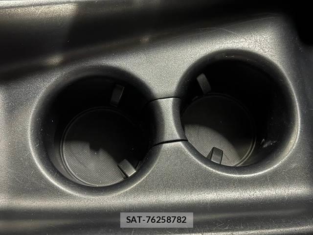 Toyota PRIUS 2017-07 8730747-9
