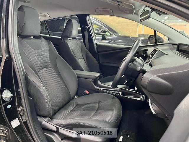 Toyota PRIUS 2017-07 8730748-10
