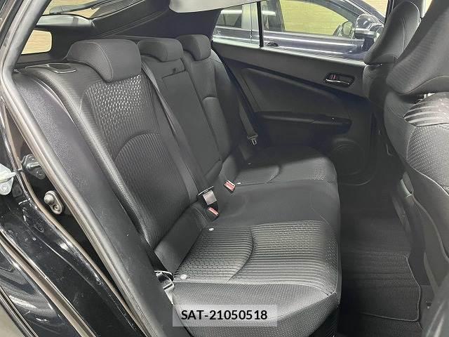 Toyota PRIUS 2017-07 8730748-11