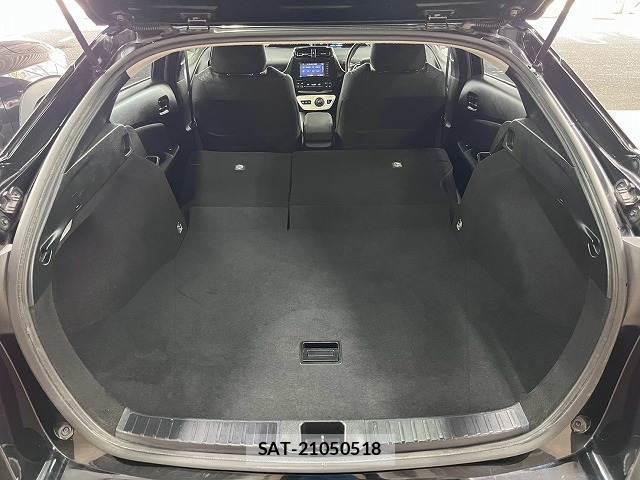 Toyota PRIUS 2017-07 8730748-12