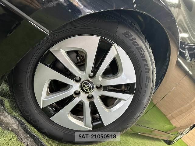 Toyota PRIUS 2017-07 8730748-18