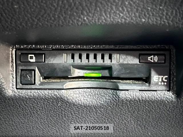Toyota PRIUS 2017-07 8730748-9