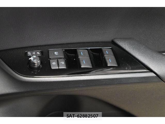 Toyota PRIUS 2020-02 8730771-15