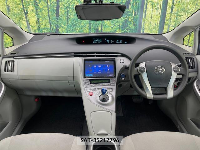 Toyota PRIUS 2015-10 8730890-1