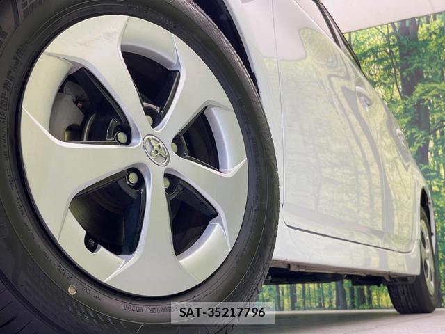 Toyota PRIUS 2015-10 8730890-12