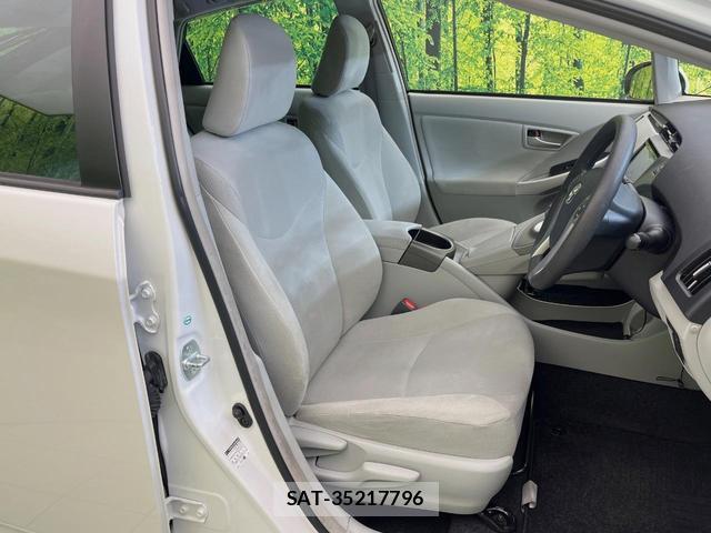 Toyota PRIUS 2015-10 8730890-7