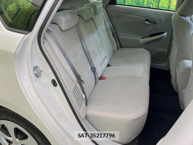 Toyota PRIUS 2015-10 8730890-8