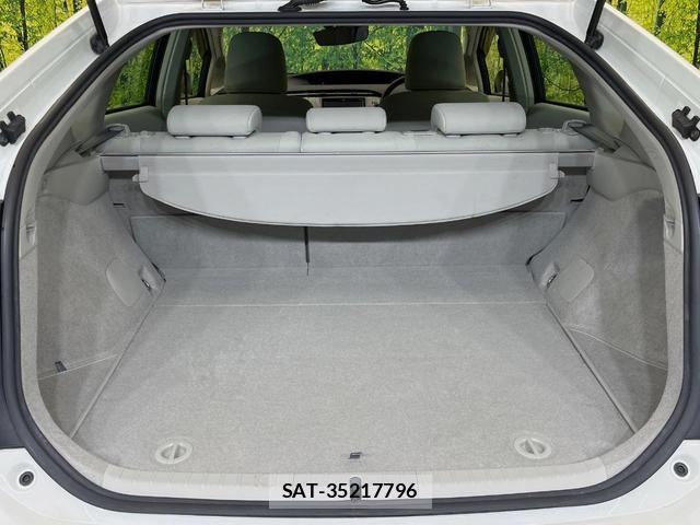 Toyota PRIUS 2015-10 8730890-9
