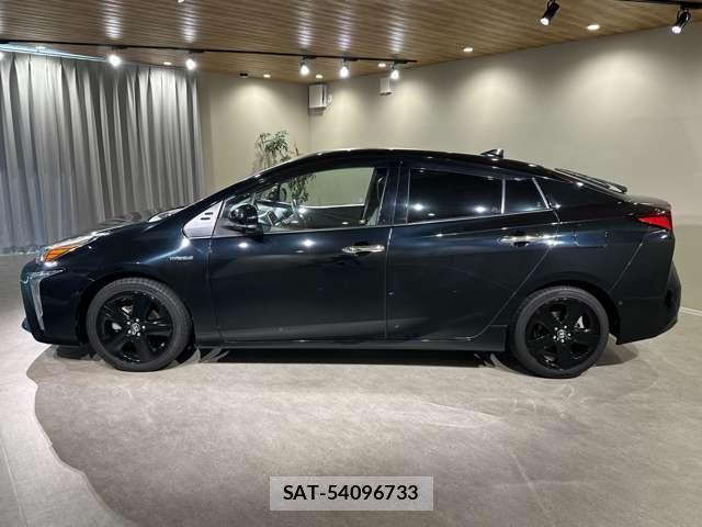 Toyota PRIUS 2019-08 8730892-10