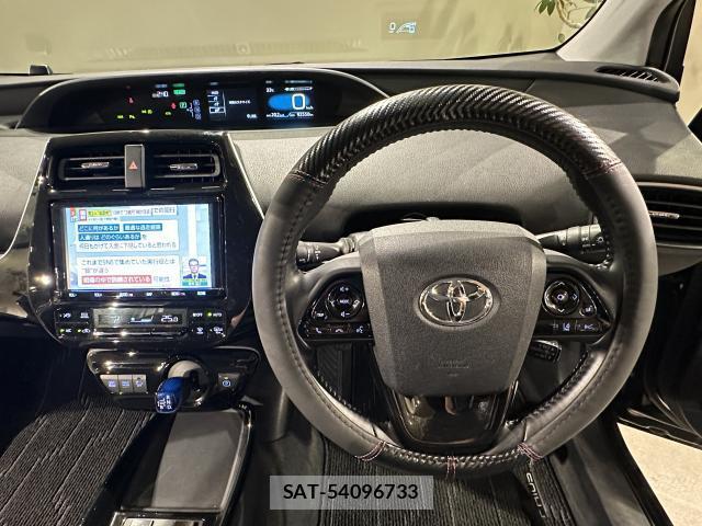 Toyota PRIUS 2019-08 8730892-17
