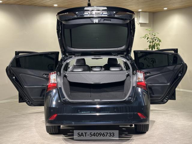 Toyota PRIUS 2019-08 8730892-18