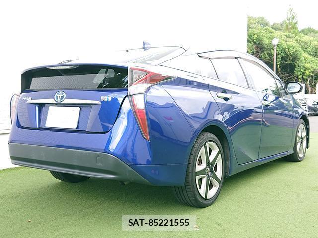 Toyota PRIUS 2015-12 8731187-1