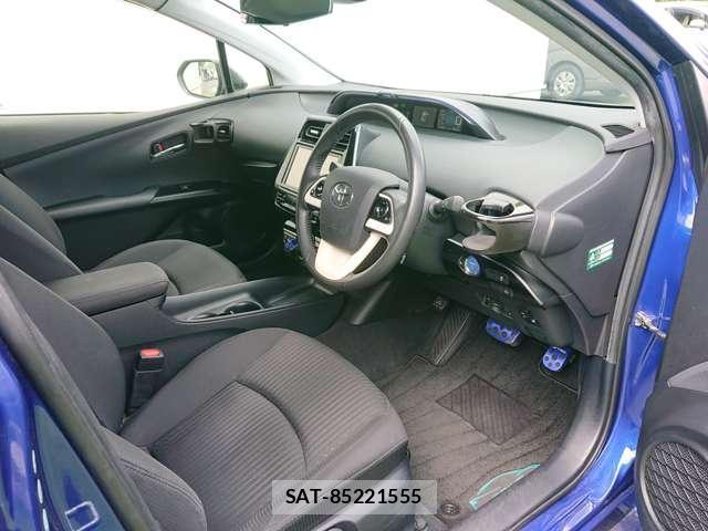 Toyota PRIUS 2015-12 8731187-11